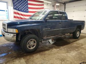 Dodge RAM 5.9L 8 2001