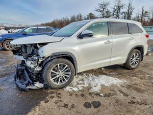 Toyota Highlander SE 3.5L 6 2018