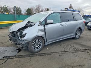 Toyota Sienna XLE 3.5L 6 2018