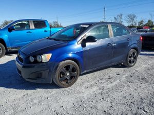 Chevrolet Aveo (Sonic) LT 1.8L 4 2015
