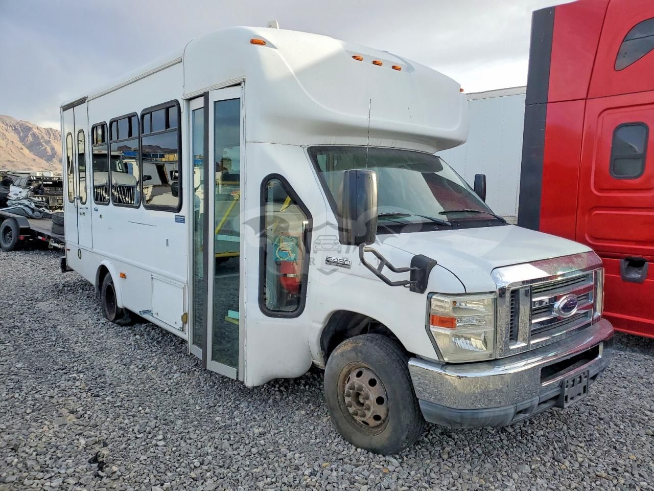 Ford Econoline E450 SUPER DUTY CUTAWAY VAN 5.4L 8 2012