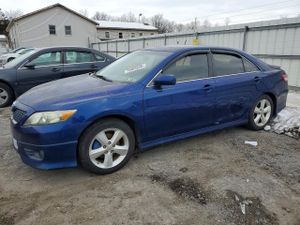 Toyota Camry BASE 2.5L 4 2010