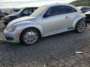 Volkswagen Beetle 2.5L 5 2012