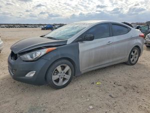 Hyundai Elantra GLS 1.8L 4 2013