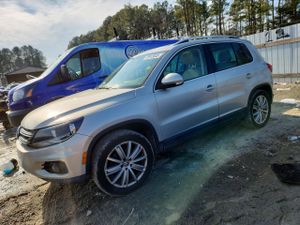 Volkswagen Tiguan S 2.0L 4 2012