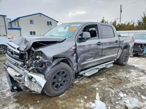 Toyota Tundra CREWMAX SR5 5.7L 8 2013