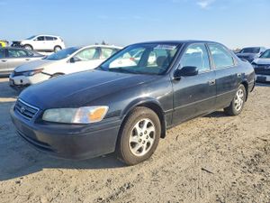 Toyota Camry CE 2.2L 4 2001