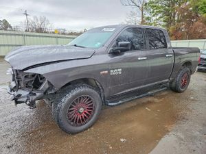RAM 1500 SLT 5.7L 8 2015