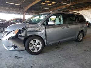 Toyota Sienna LE 3.5L 6 2014