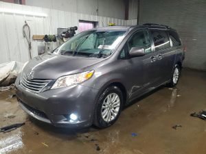 Toyota Sienna XLE 3.5L 6 2013