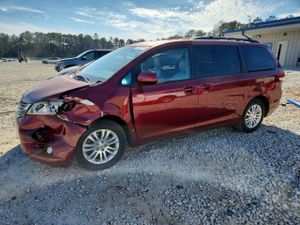Toyota Sienna XLE 3.5L 6 2011