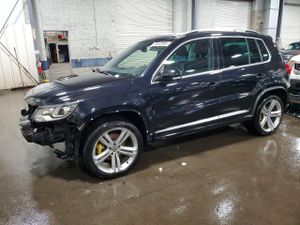 Volkswagen Tiguan S 2.0L 4 2015