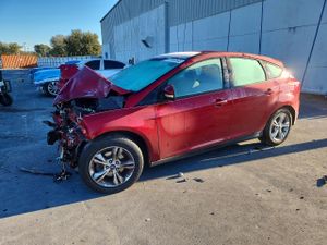 Ford Focus SE 2.0L 4 2013
