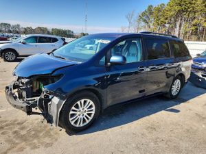 Toyota Sienna XLE 3.5L 6 2011