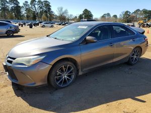 Toyota Camry LE 2.5L 4 2015