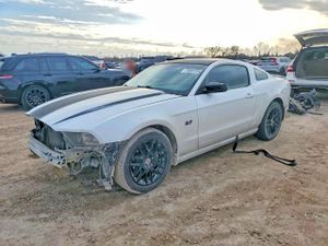 Ford Mustang 3.7L 6 2014