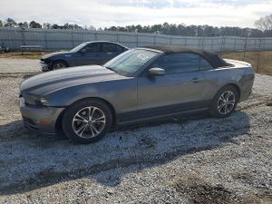 Ford Mustang 3.7L 6 2014