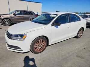 Volkswagen Jetta BASE 2 L 4 2015