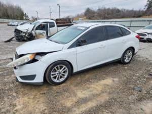Ford Focus SE 2.0L 4 2015