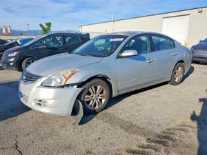 Nissan Altima BASE 2.5L 4 2010