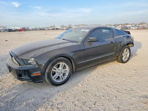 Ford Mustang 3.7L 6 2013