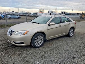 Chrysler 200 TOURING 2.4L 4 2013