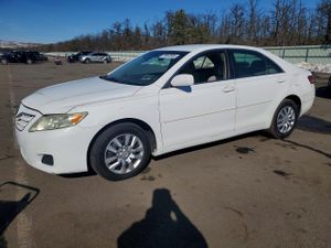 Toyota Camry BASE 2.5L 4 2011
