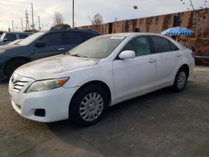 Toyota Camry BASE 2.5L 4 2011