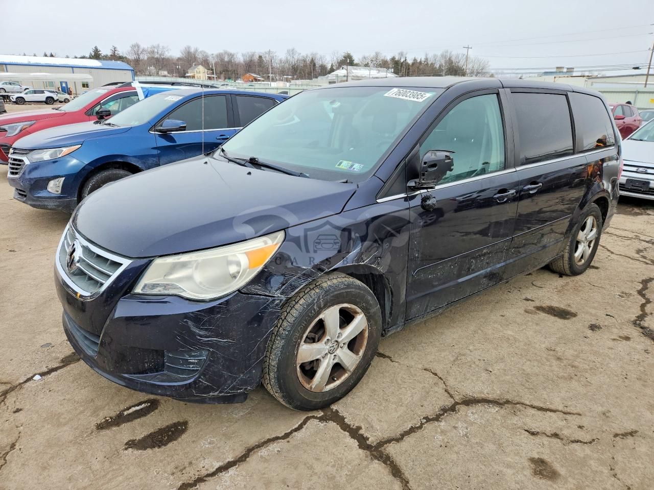 Volkswagen Routan SE 3.8L 6 2010