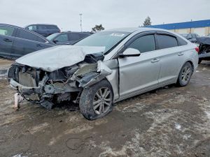 Hyundai Sonata SE 2.4L 4 2015