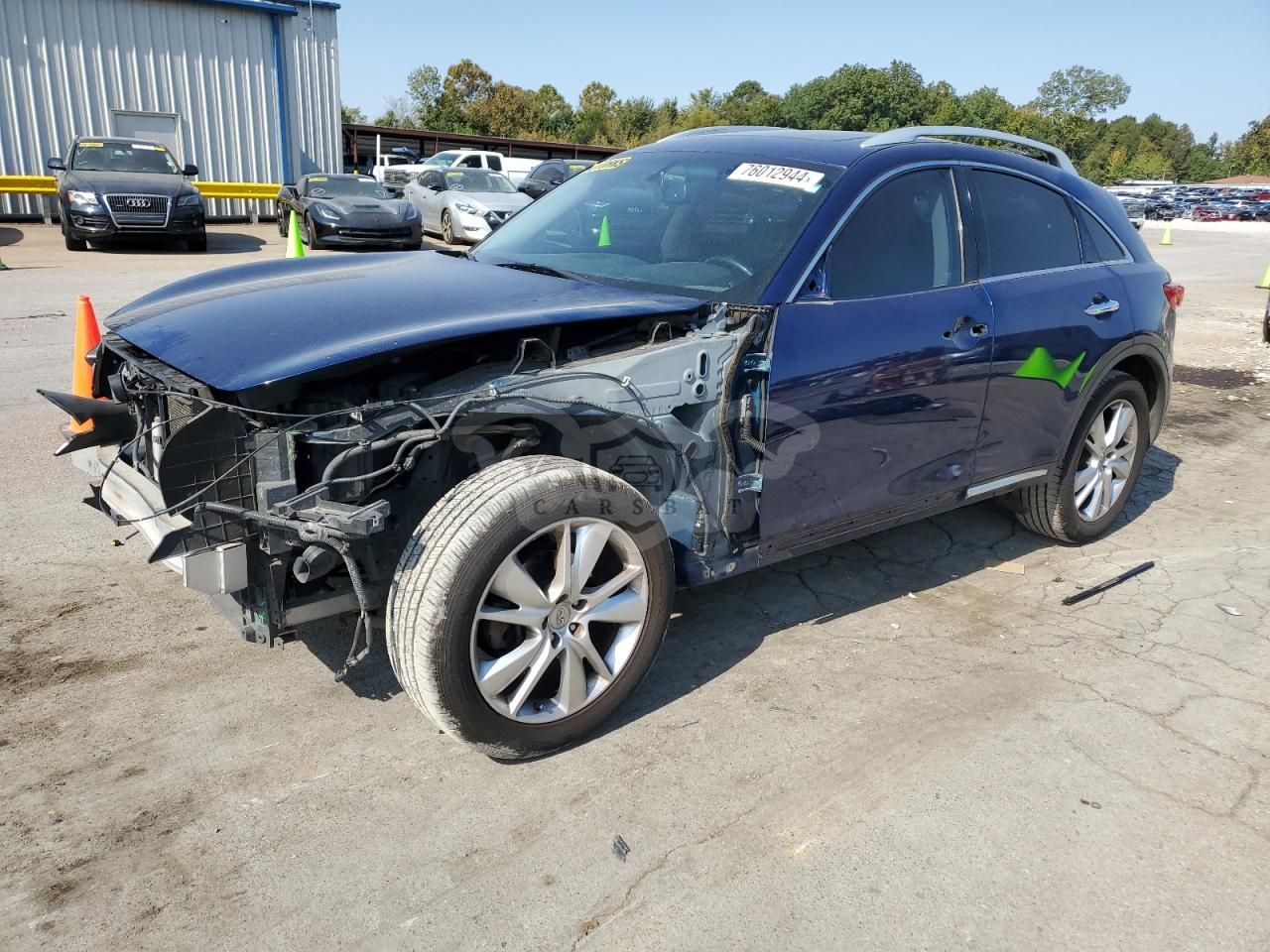 Infiniti QX70 3.7L 6 2015
