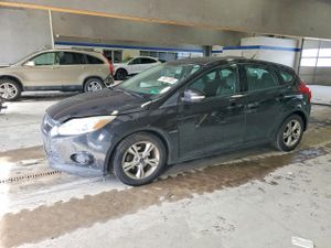 Ford Focus SE 2.0L 4 2014