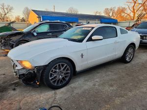 Ford Mustang 3.7L 6 2012