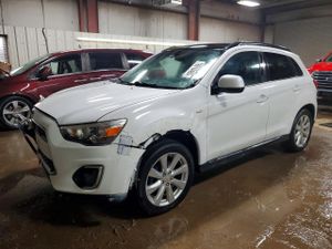 Mitsubishi Outlander SE 2.0L 4 2013