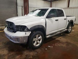 RAM 1500 SLT 5.7L 8 2017