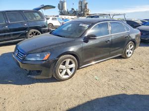 Volkswagen Passat SE 2.5L 5 2013