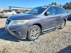 Nissan Pathfinder S 3.5L 6 2013