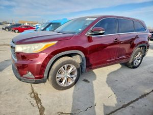 Toyota Highlander LE 3.5L 6 2014