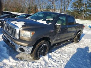 Toyota Tundra CREWMAX SR5 5.7L 8 2011