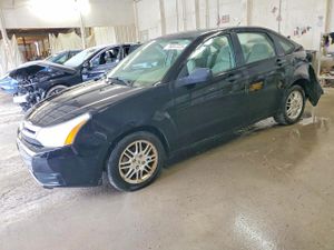 Ford Focus SE 2.0L 4 2011