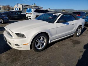 Ford Mustang 3.7L 6 2013