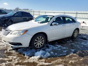 Chrysler 200 TOURING 2.4L 4 2012