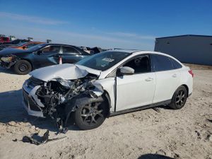 Ford Focus SE 2.0L 4 2014