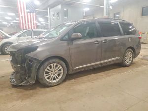 Toyota Sienna XLE 3.5L 6 2015