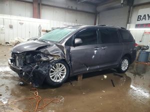Toyota Sienna XLE 3.5L 6 2012