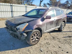 Nissan Rogue S 2.5L 4 2013