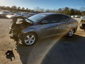 Hyundai Elantra GLS 1.8L 4 2013
