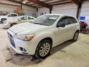 Mitsubishi Outlander SE 2.0L 4 2011