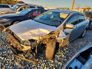 Ford Focus SE 2.0L 4 2016