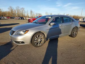 Chrysler 200 TOURING 2.4L 4 2013